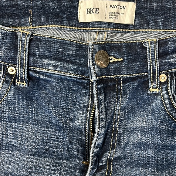 BKE - Picture 2 of 6